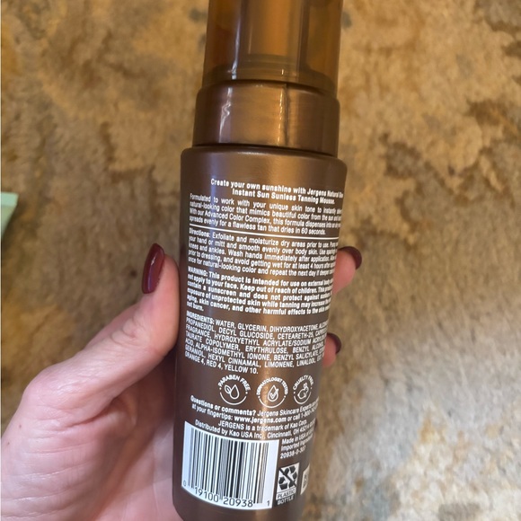 Jergens Natural Glow Instant Sun Sunless Tanning Mousse Deep Bronze 6oz - Picture 2 of 2